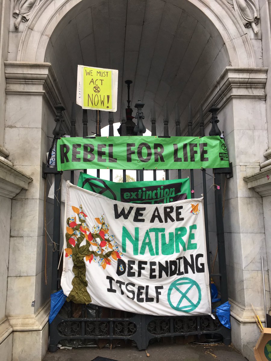 holly_elsie's tweet photo. I can’t begin to say how sad it is to see traffic driving around #MarbleArch again. @ExtinctionR turned this space into an incredible Kingdom community. I pray that everyone involved in #InternationalRebellion have hope in their hearts- it actually feels like people are waking up https://t.co/zlDWNKMWnH
