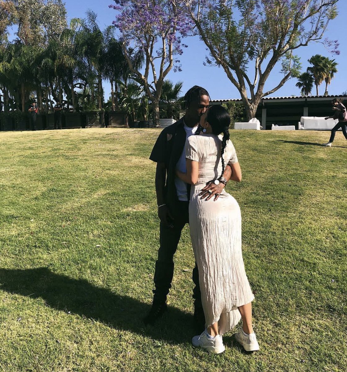 kylie jenner yeezy 700