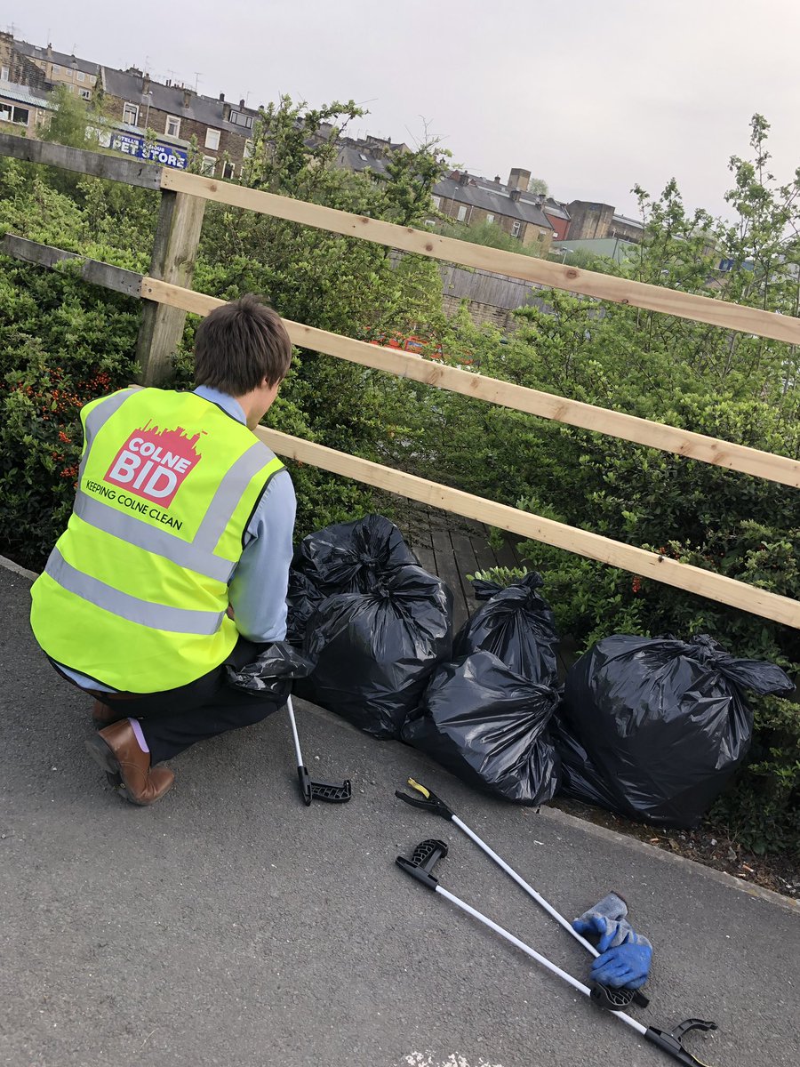 Colne_BID's tweet photo. A big thank you to all the Volunteers who took part in our St Georges Day Litter #Cleanup. #Colne town centre is noticably cleaner since our last clean up in February. But we still managed to collect 12 bags of rubbish in 2 hours! #litterheroes #gbcleanup #colnebid https://t.co/MEfbEIvbhU