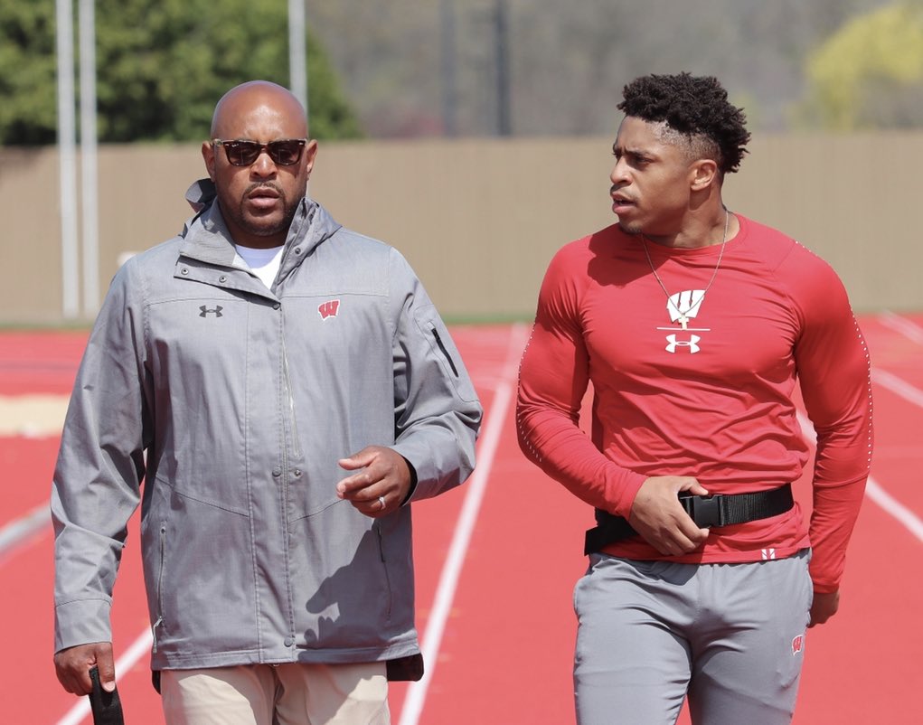 BadgerFootball's tweet photo. Back on track 🏃‍♂️💨

A track standout in high school and New Jersey state champion, Jonathan Taylor has been practicing with @BadgerTrackXC

JT is set to make his collegiate debut this weekend @pennrelays https://t.co/5FW0SKEsvM