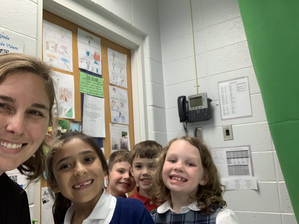 MAPcreations's tweet photo. #Beeyourbestselfie with @lbeck_laura @MaryBAustin ! These first graders made wonderful PowerPoint presentations about the 3R’s! Way to work hard, focus, and own your learning! https://t.co/dgAQkzx9e6