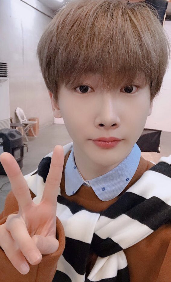 VRVR_VERIVERY's tweet photo. @by_verivery [#Hoyoung]
Gracias a todos los fans que vinieron para nuestro segundo Mini Album. Y gracias a todos los que nos apoyan/animan desde lejos. 

#베리베리 #VERIVERY #VERRER
#FotosSon #OhBoy #FotosGuardadas https://t.co/pt7AXXEk7b