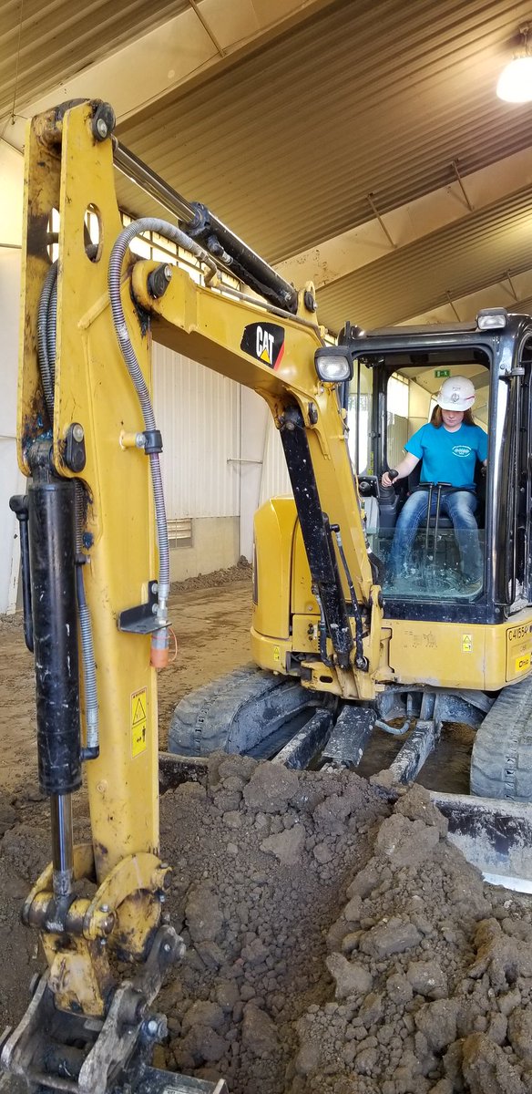cygnet_ts's tweet photo. #shedig #ohiooperatingenginers #womeninconstructuion # https://t.co/l7wBW09QrO