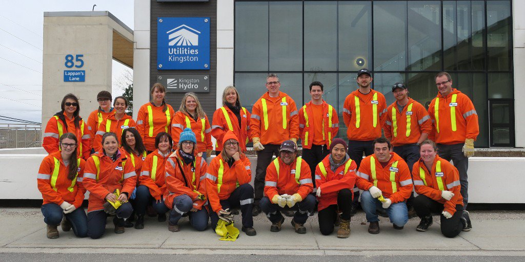 UtilitiesKngstn's tweet image. Today we gathered 2 trucks of garbage and a number of other large items, including bike tires, a hub cap and a shopping cart from John Counter Blvd! Thank you to our employees for helping to keep our community clean and to @SustainableKtwn for organizing this event #PitchInYGK