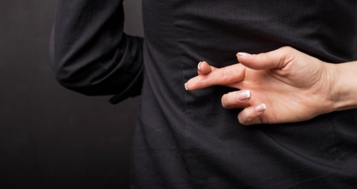 держать пальцы крестиком. скрестить пальцы на удачу. держать пальцы крестиком. держать пальцы крестиком. держать пальцы крестиком.