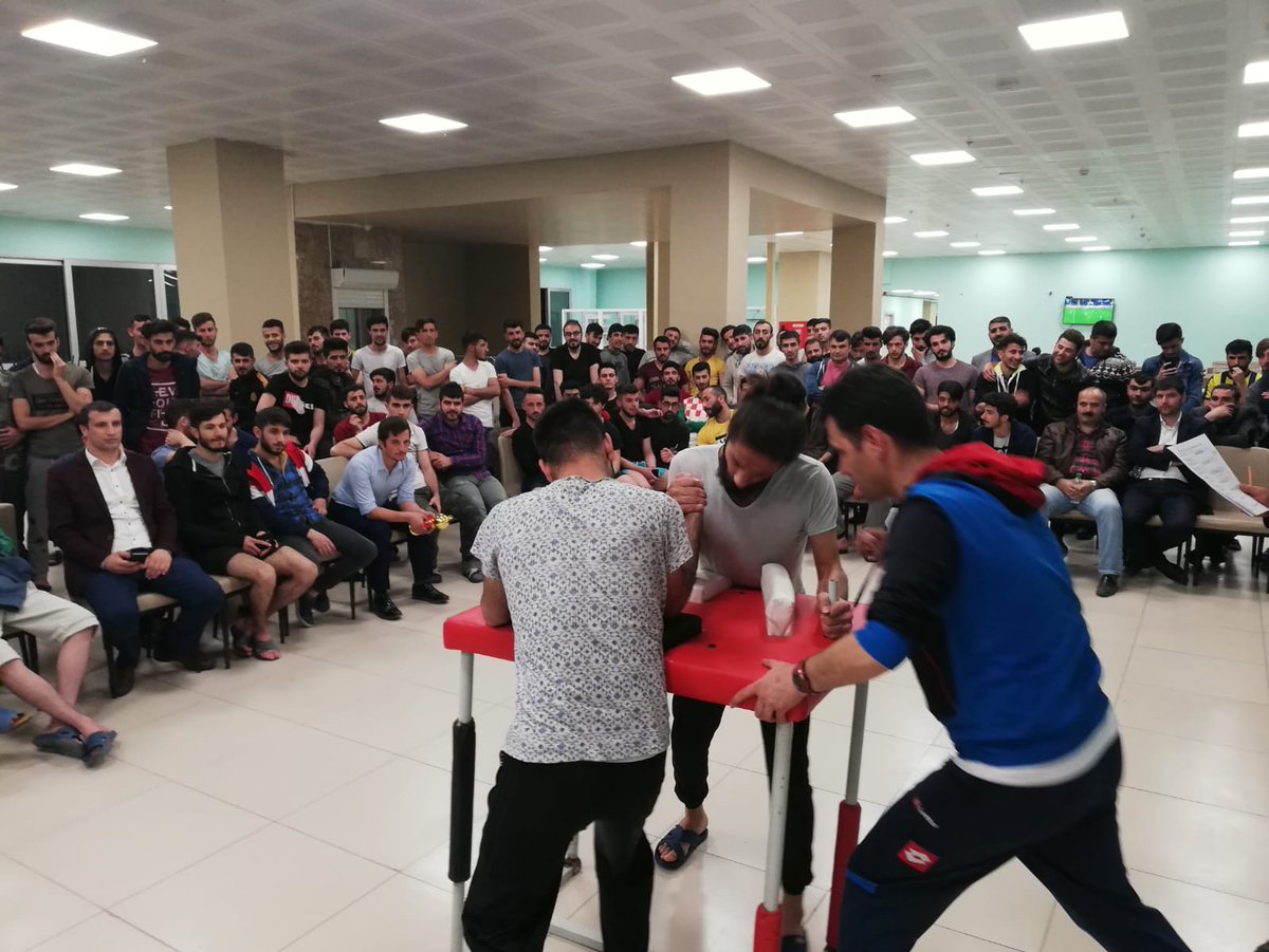 MusKYGM's tweet photo. Danişmend Gazi Yurdumuzda geleneksel hale gelen bilek güreşi yarışması düzenlendi.
Yarışmada birinci olan Öğrencimiz Yunus Yolcu'ya kupa verildi. 👏👏👏
#BenimYurdumKYK https://t.co/fso7IURFqU