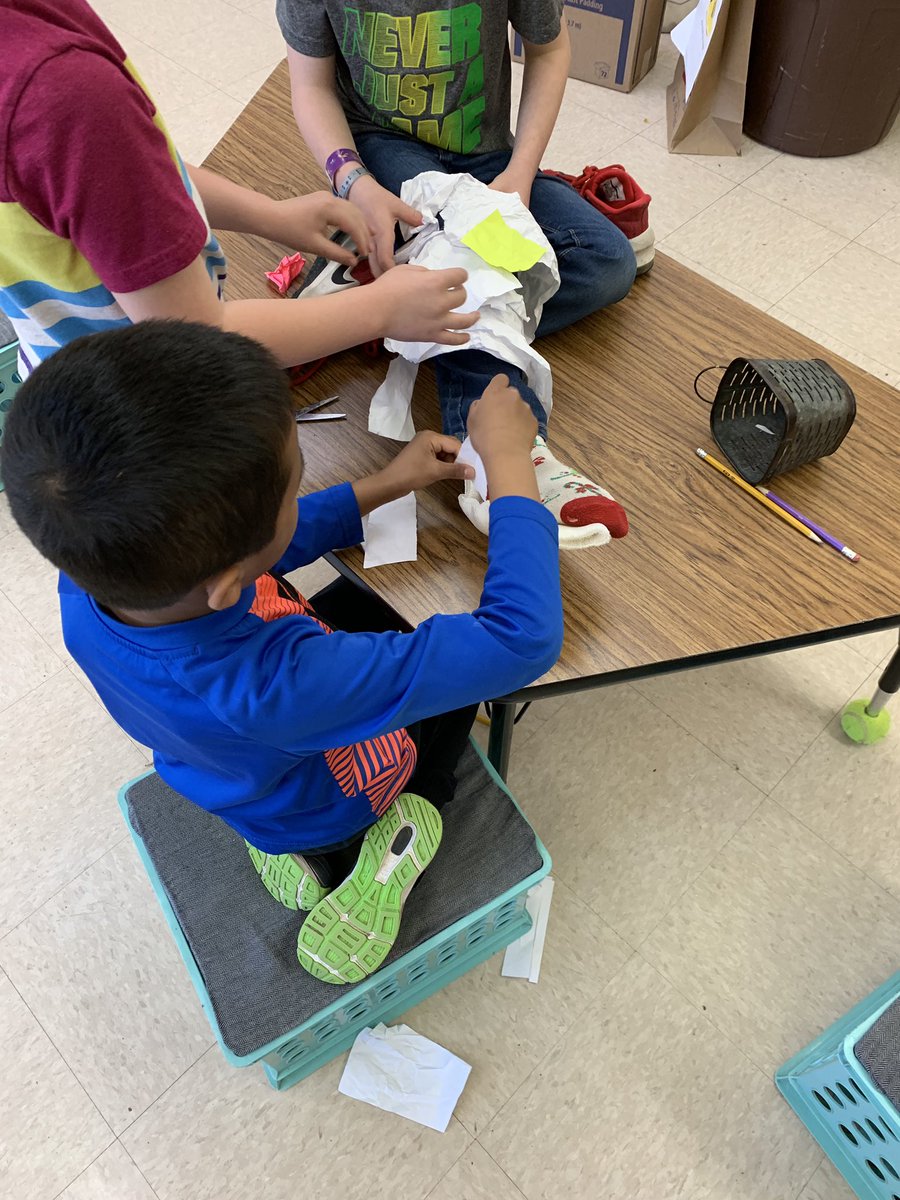 kellermantweet's tweet photo. It’s always amazing to see the joy or learning when students engage in design thinking.  Grateful to my wife for letting me brush the dust off of my teaching skills as the students prepare for #GDD19 #loveteaching #whatrust? https://t.co/iJ0VHZmPXI