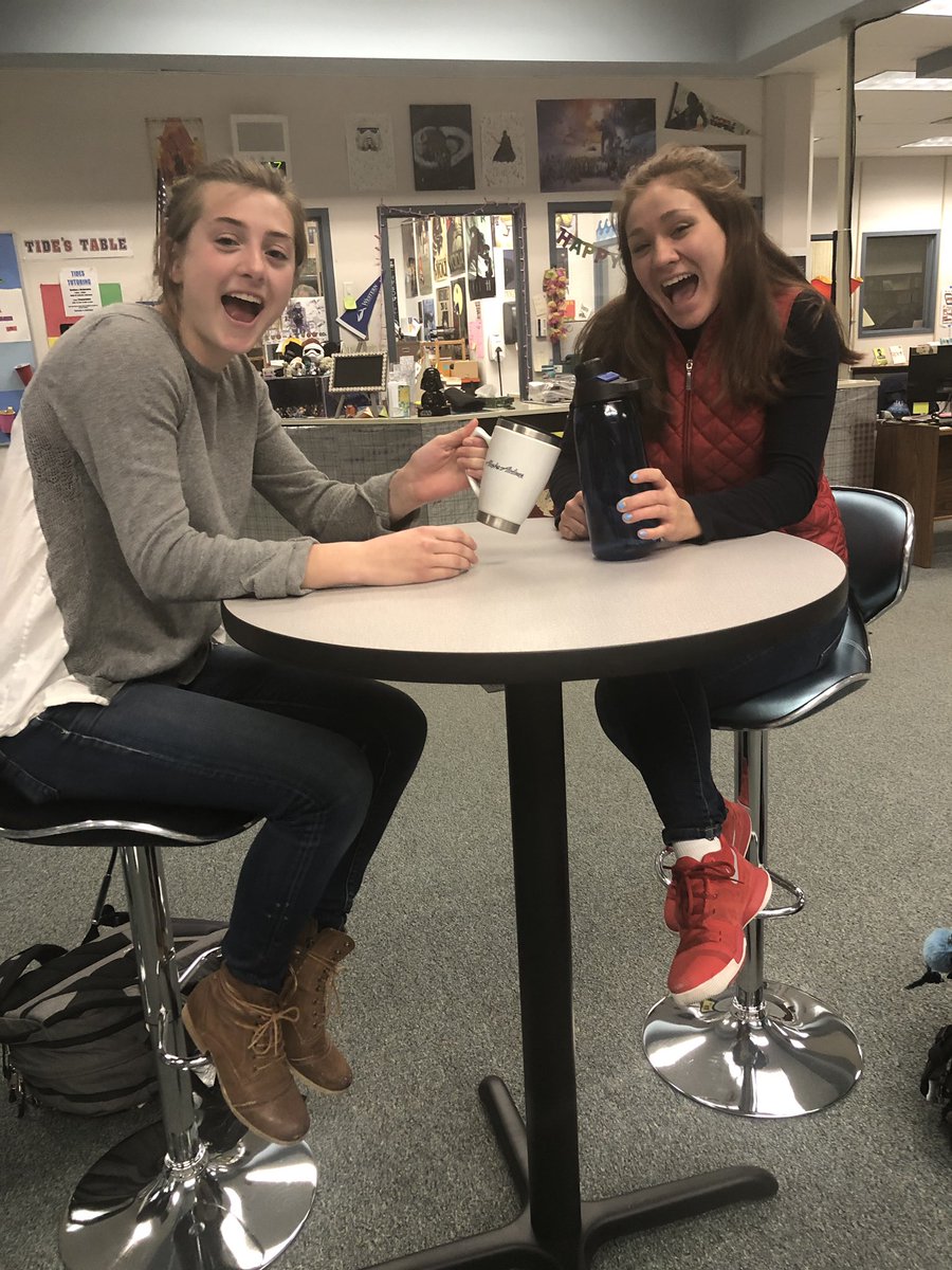GHHSgr8Waves's tweet photo. Come see the new furniture in the GHHS library- Pretty Slick! @GHHSLibrary #GHTidePride https://t.co/q2rYMgKLOX
