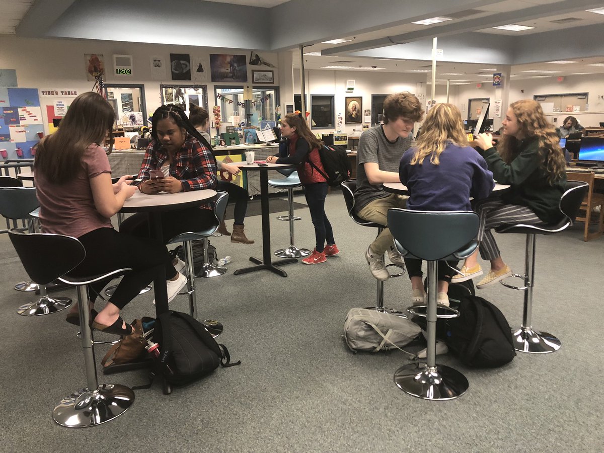 GHHSgr8Waves's tweet photo. Come see the new furniture in the GHHS library- Pretty Slick! @GHHSLibrary #GHTidePride https://t.co/q2rYMgKLOX