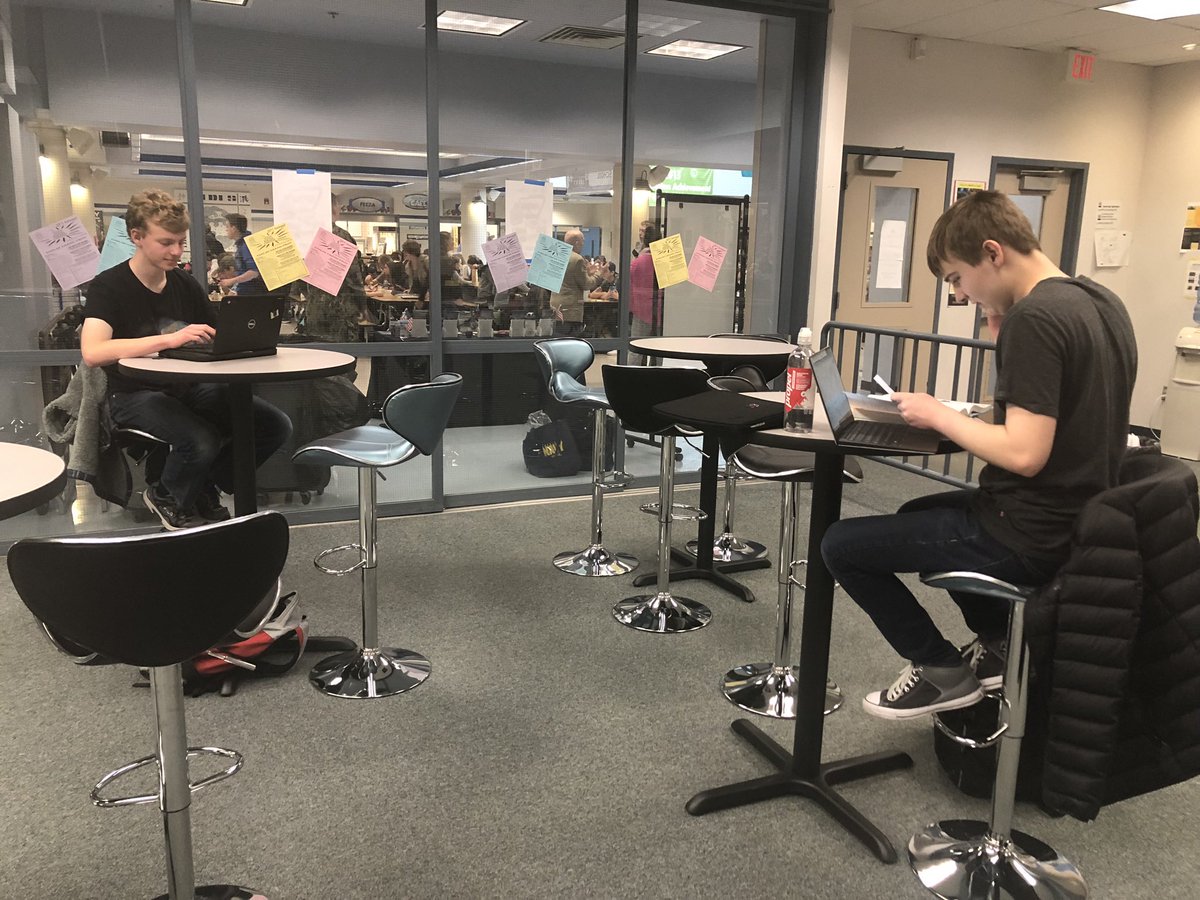 GHHSgr8Waves's tweet photo. Come see the new furniture in the GHHS library- Pretty Slick! @GHHSLibrary #GHTidePride https://t.co/q2rYMgKLOX