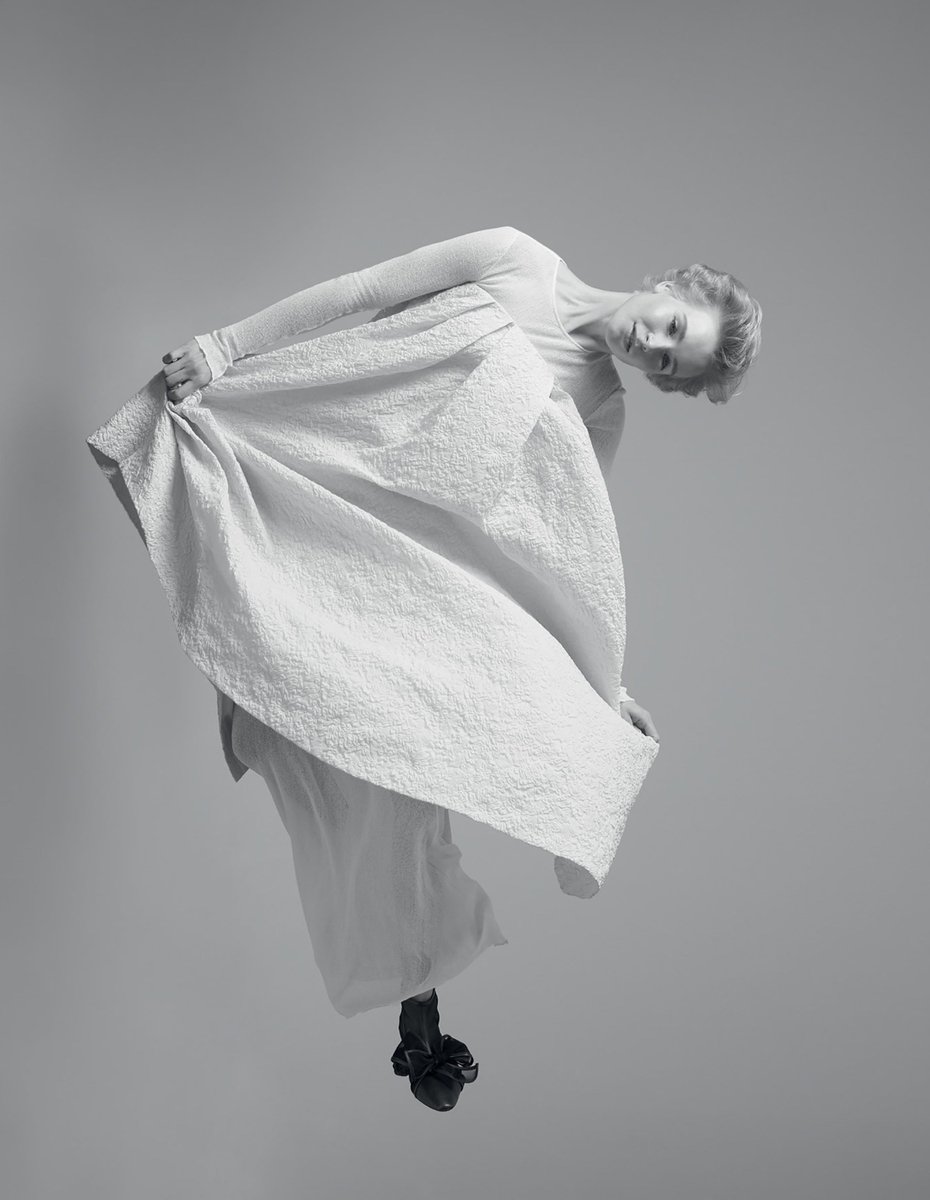 NewYorkModels's tweet photo. CHANEL SURFING 📺 #SteffiCook tres chic in @CHANEL on the cover of @DOUBLEMAGAZINE 📸 by Johnny Dufort 🇫🇷 #NYMMWomen https://t.co/02b6sjIbaE