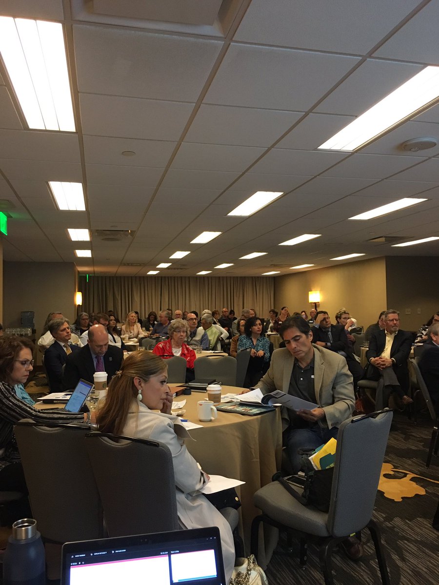Full house <a href="/TXSuccessCenter/">Texas Success Center</a> inst! Great session on embedding transfer guarantees (field of study) into guided pathways. Thanks to <a href="/stcjaguars/">South Texas College</a> &amp; <a href="/SFASU/">Stephen F. Austin State University</a> for sharing FOS implementation guidance, experiences of faculty &amp; benefits of this work for STUDENTS! #60x30TX #tacklingtransfer