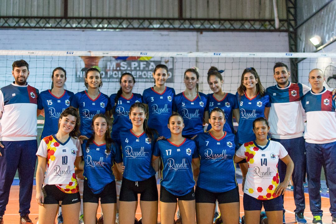 MupolVoley's tweet photo. 🔥¡A LA FINAL! 🔥
En la noche de ayer las Gacelas jugaron un partidazo ante #LomasVoley y, en 3 sets corridos, se clasificaron a la final de la #CopaChuloOlmo2019
Ahora se preparan para la última fecha ante @fortinerasvoley
#VAMOSMUPOL 💪🏽 💙❤️💛
@cozysport #Rissollo
@metrovoley https://t.co/RXmbwrGfL9