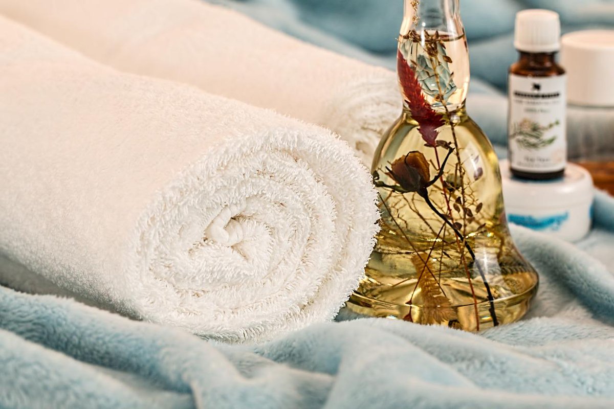 CaveBResort's tweet photo. If you didn't know, April is Stress Awareness Month! Spend a day in our spa to get yourself that well-deserved rest and relaxation. Call us to book an appointment. (509)787-8000 https://t.co/0vQvgn9wqj
