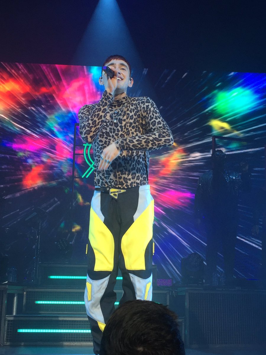 avery_pola's tweet photo. @yearsandyears #YearsAndYearsLive Paris 💜 https://t.co/srxURDSDS8