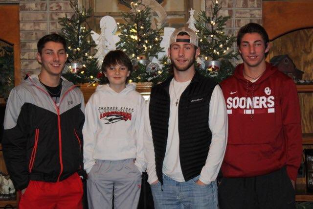 tanner_smith_5's tweet photo. Happy birthday to my big bro thank you for all you do for me and thank you for being the best brother I could ask for and for being the best role model and always being there for me!!! Love you bro ❤️@tyler14smith_ https://t.co/B3k7Rl3Sxk