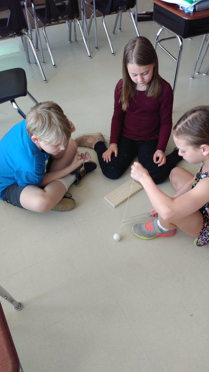 jessicawallin3's tweet photo. Learning about Sound @HassanElem. #tuningforkfun #goodvibrations #hassanfun https://t.co/GCkrX4sBlq