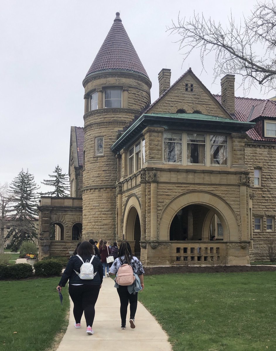JennKahnAcademy's tweet photo. We had a blast touring and learning all about what The University of St. Francis has to offer! If there’s one thing I love, it’s visiting a new campus! @sfcougars @DrPaulPorter #WeAreWayne https://t.co/cQMdDfHiHA