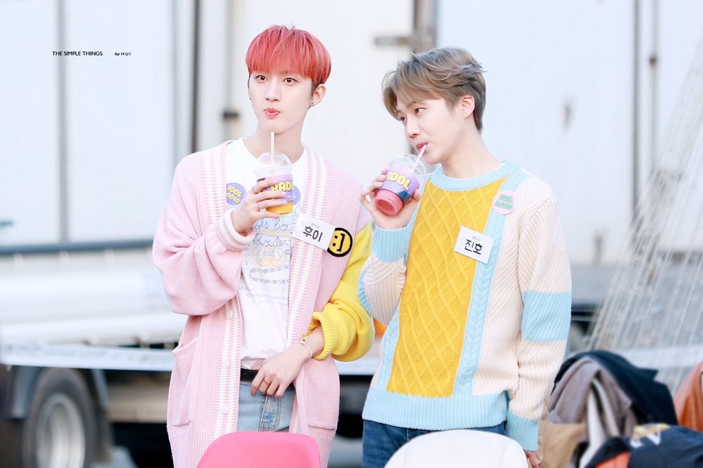 huifiles's tweet photo. 190424 ミ☆ #HUI #후이 #JINHO #진호
↳  the simple things https://t.co/ZWkMMB9Nkg