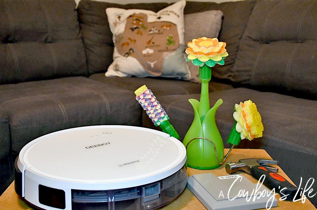 cowboyslifeblog's tweet photo. Get your home ready for spring with these amazing products from @NHanceCorporate, @EcovacsUS and @ScrubDaddy #ad Details at https://t.co/449vUZZJJC #BabbleBoxxSpringClean @BabbleBoxxTeam https://t.co/yt8vIihQXY