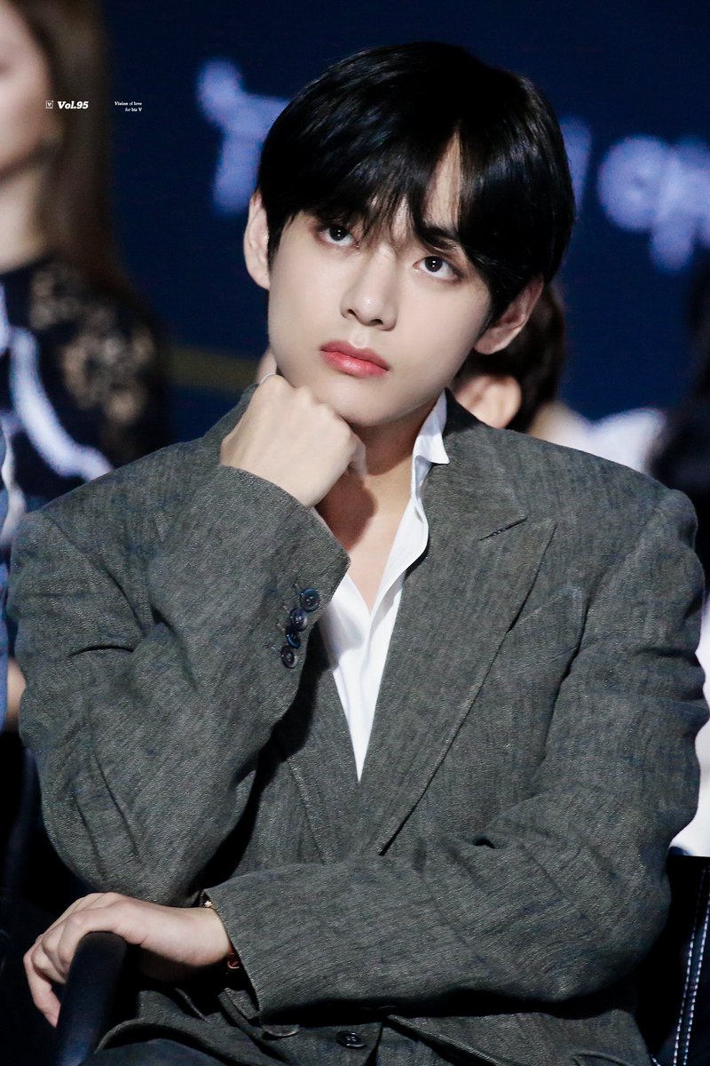 visionoflove_95's tweet photo. 190424 The Fact
🤴🏻🤴🏻🤴🏻

#방탄소년단 #뷔 #태형 #TAEHYUNG #V #BTS 

#BBMAsTopSocial BTS @BTS_twt https://t.co/OLa7gUROGE