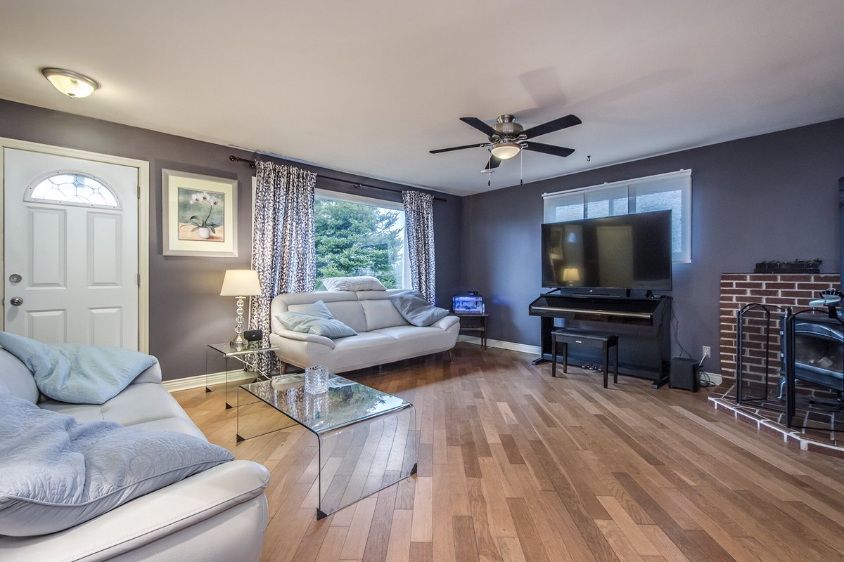 REALTOR_Jacqui's tweet image. Sneak peek... hitting MLS®️ tomorrow #KetchHarbour #Bungalow #RealEstate #FencedYard