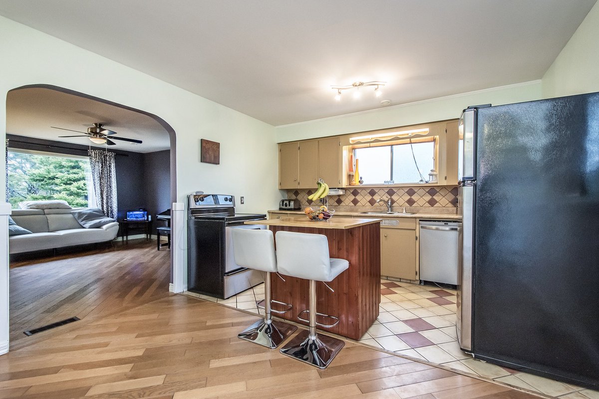 REALTOR_Jacqui's tweet image. Sneak peek... hitting MLS®️ tomorrow #KetchHarbour #Bungalow #RealEstate #FencedYard