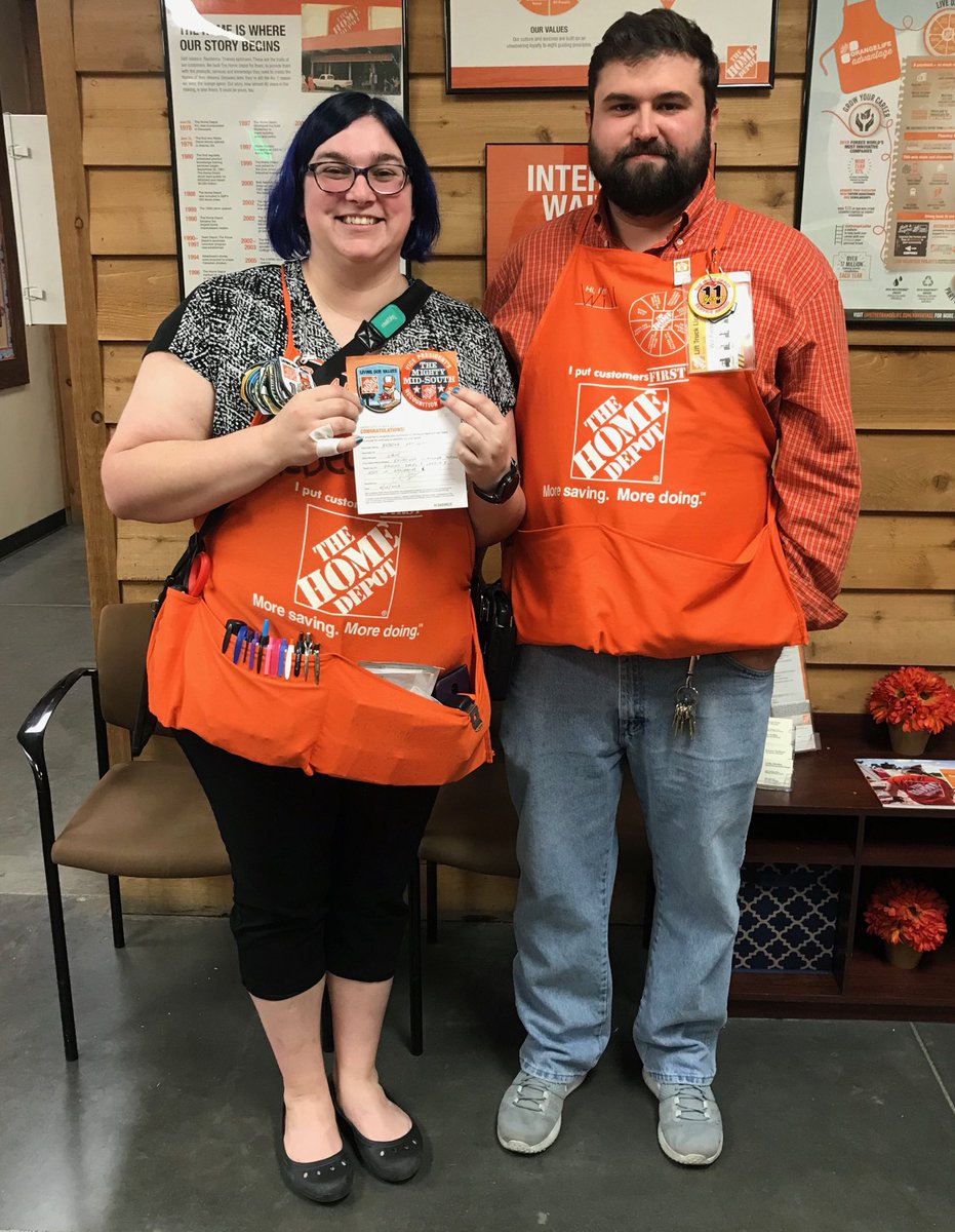 hddarrelgrice's tweet photo. RVP recognition for Rebecca and Jarrod here Deep in the ❤️of Pelham during today’s Rise Up Walk ⁦@1sherredavis⁩ ⁦@DANI_C_CLARKE⁩ ⁦@ChrisBergHD⁩ ⁦@cathyborden⁩ https://t.co/U24gAvNWhx