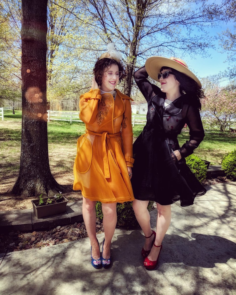 blkmariahthtr's tweet photo. Grab a sunhat, we're hittin' the road!
☀️☀️☀️
5/5 @beatnikbobs #STLouis
5/7 @bestfriendbar #Lexington
5/12 @ecmusiccon #Norfolk 
5/15 @drifters_bbq #Nashville
.
#summertour #roadtrip #eastcoast #music #ECMC2019 #STL #LEXINGTON #NORFOLK #touringband #duo #twins #OOTD #RocknRoll https://t.co/KJPpndBQHD