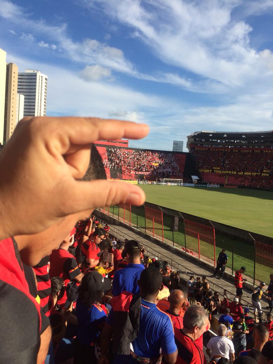 paulabarros141's tweet photo. De Domingo! 
Sport Club Recife Campeão Pernambucano 2019 🥇🏆 #Foiperfeito #Jogopratestecardiaco #sportcampeao @sportrecife https://t.co/uyIZlS1aBP