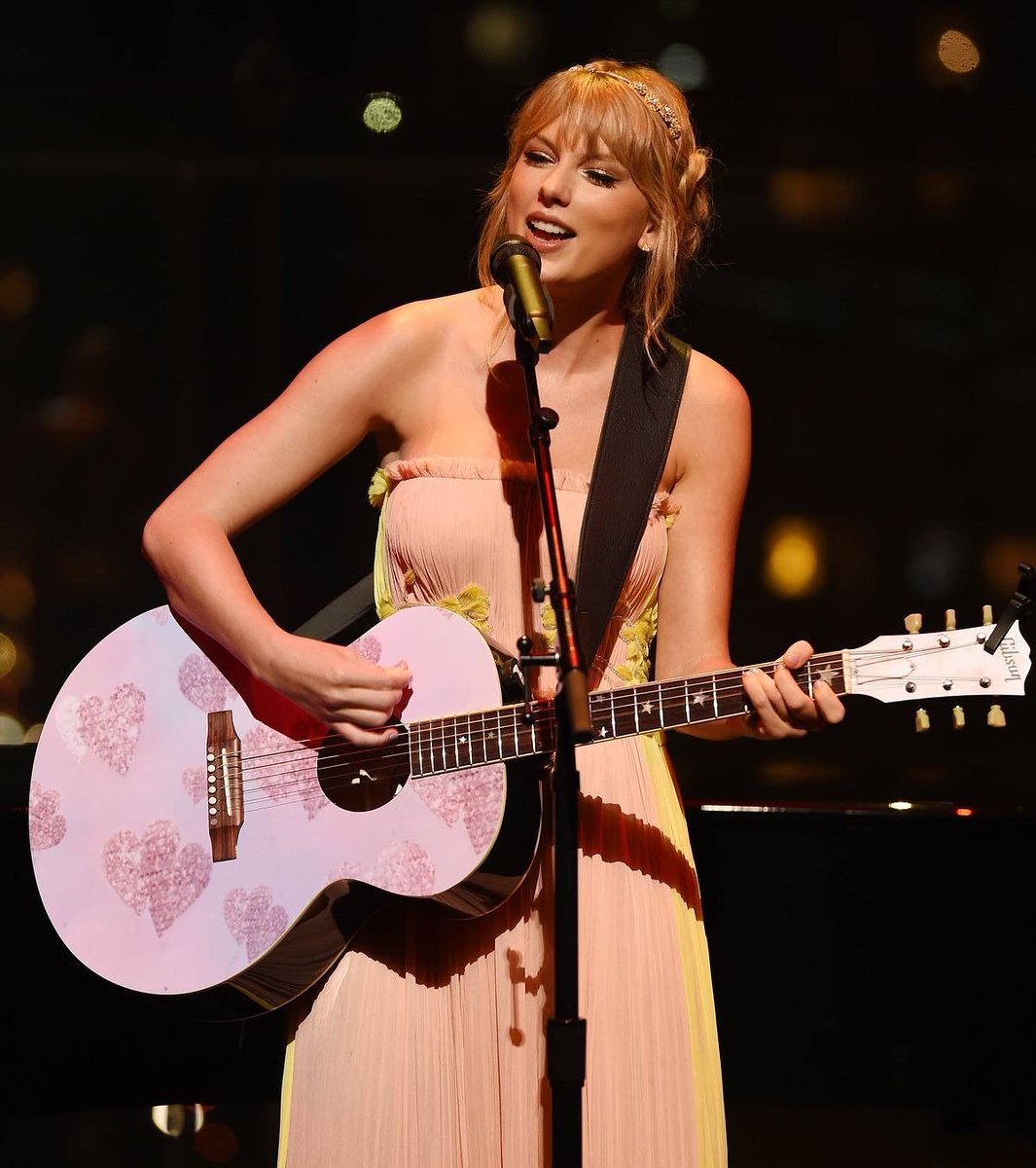 readyforwhit's tweet photo. Angel 💗💗💗
#taylorswift #taylor #ts7 #ts7iscoming #follow4followback #likeforlikes #hearts #followtrain #girly #followtrain #likeforlikes #likeforfollow #time #time100 #tswift #taylorswiftfan #taylor_swift #swift #missswift #followme #tayloralisonswift #taylurking #ts7theories https://t.co/3TdAuFz0PL