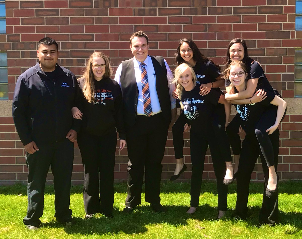 BollerSean's tweet photo. So proud of my students and their achievements. Both groups got “I” ratings. #LonghornVIP #LonghornSing #LastLargeGroup #SeniorsLastContest https://t.co/uLkeVAmUWL