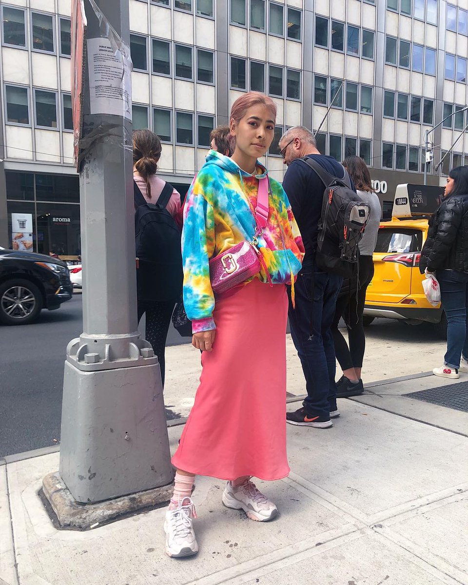 Marc Jacobs on X: Michelle Li spotted with THE SNAPSHOT MARC JACOBS in Pink  Jelly 🍧 #MJSS19  / X