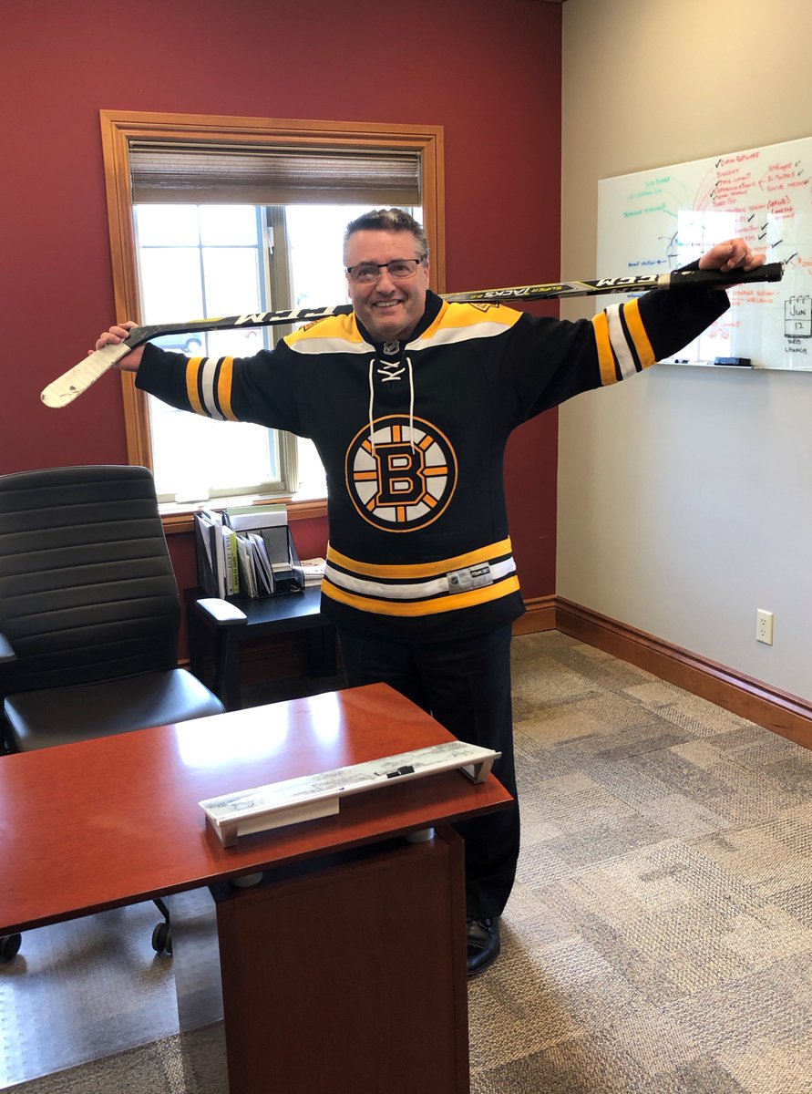 NovaMutual's tweet image. Looks like the @MapleLeafs get to hit the links while @BostonBruinsNHL are still #workinghard for that #StanleyCup @NovaMutual #CEO #OnlyBruinsFan #WhereUMatter #WhereHockeyMatters #keepyourstickontheice  #teamspirit #funatwork @OntarioMutuals