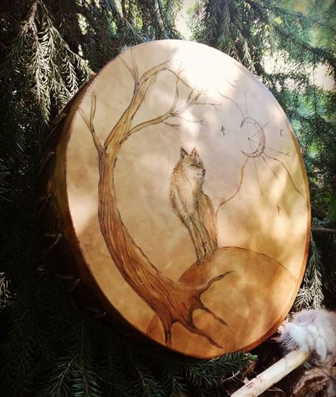 taikalaakso's tweet photo. https://t.co/6VwOFDlk08
#mystique #lappland #tribe #healing #rainbowtribe #witchcraft #wicca #unique #shamanicdrum #naturaldyes #shamandrum #magicitem #ancientwork #homeofdrums #magicalgarden #flowers #framedrums #framedrum #yoga #pagan #handpainted #handcrafted https://t.co/JKPVO470Ul
