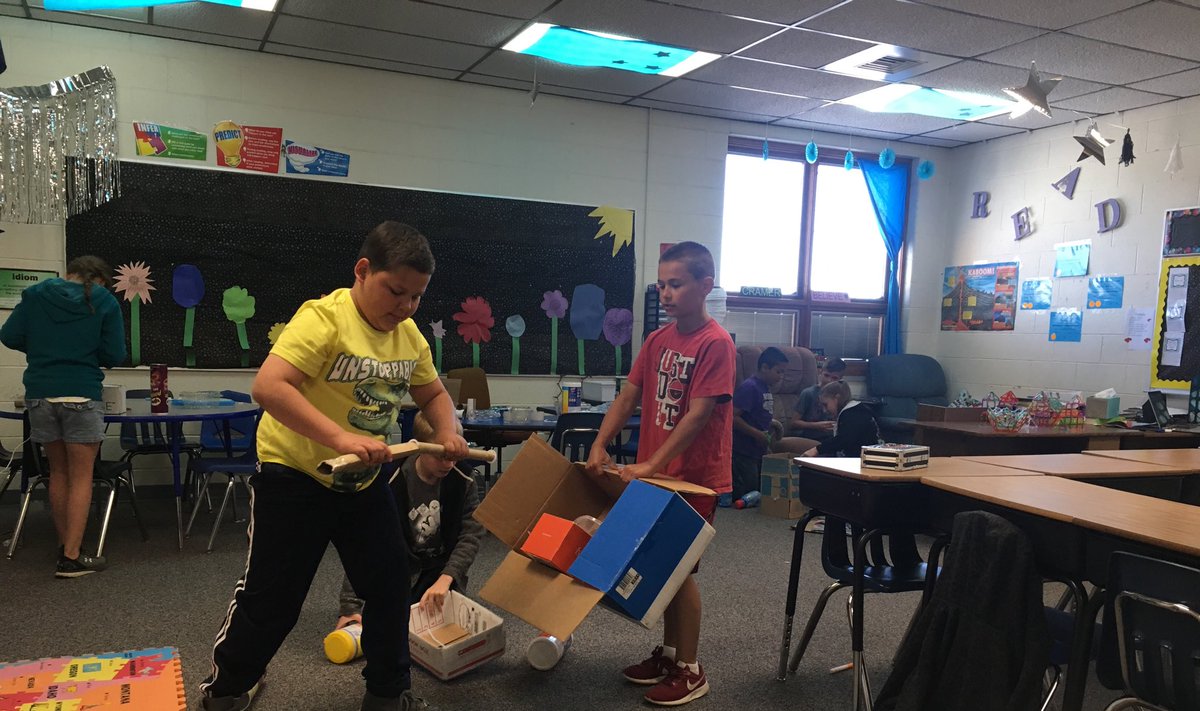misscramer4's tweet photo. Learning about the Earth and how to help out. Instead of throwing things away, 4th grade had a lot of fun making art (robots) out of recycled materials. Love the different styles! https://t.co/4IVbFyfHtn