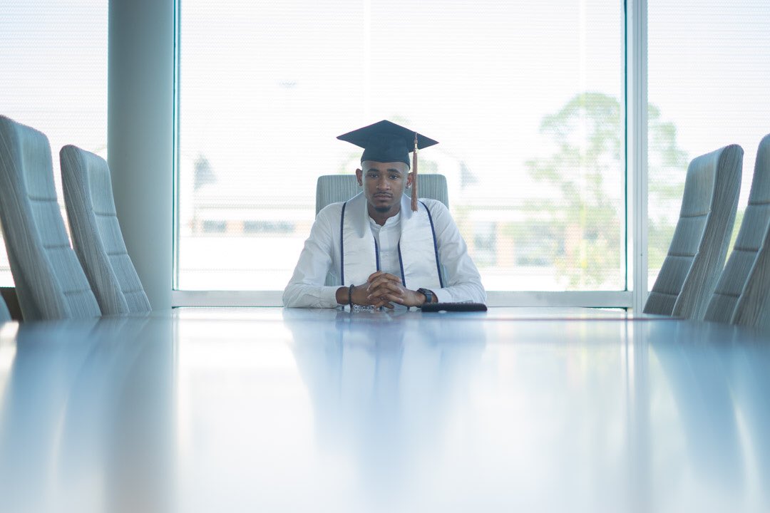 J_Prince96's tweet photo. May 11th 👑👨🏽‍🎓
B.B.A in Accounting
#DegreeMeBih 
📸@1PhotoCasso https://t.co/hTobudolEH