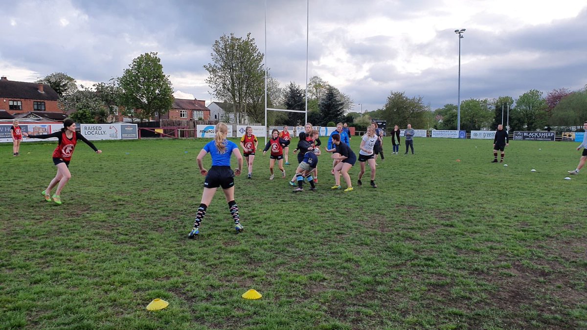 sandalrufc's tweet photo. Huge thanks to @stuartdixon13 for running our CPD this evening for the M&J coaches. Itβs much appreciated. #learningthroughplay #funfunfun #letthemplay #qualitypie #missedyoubigtime https://t.co/bltPNv0LoH
