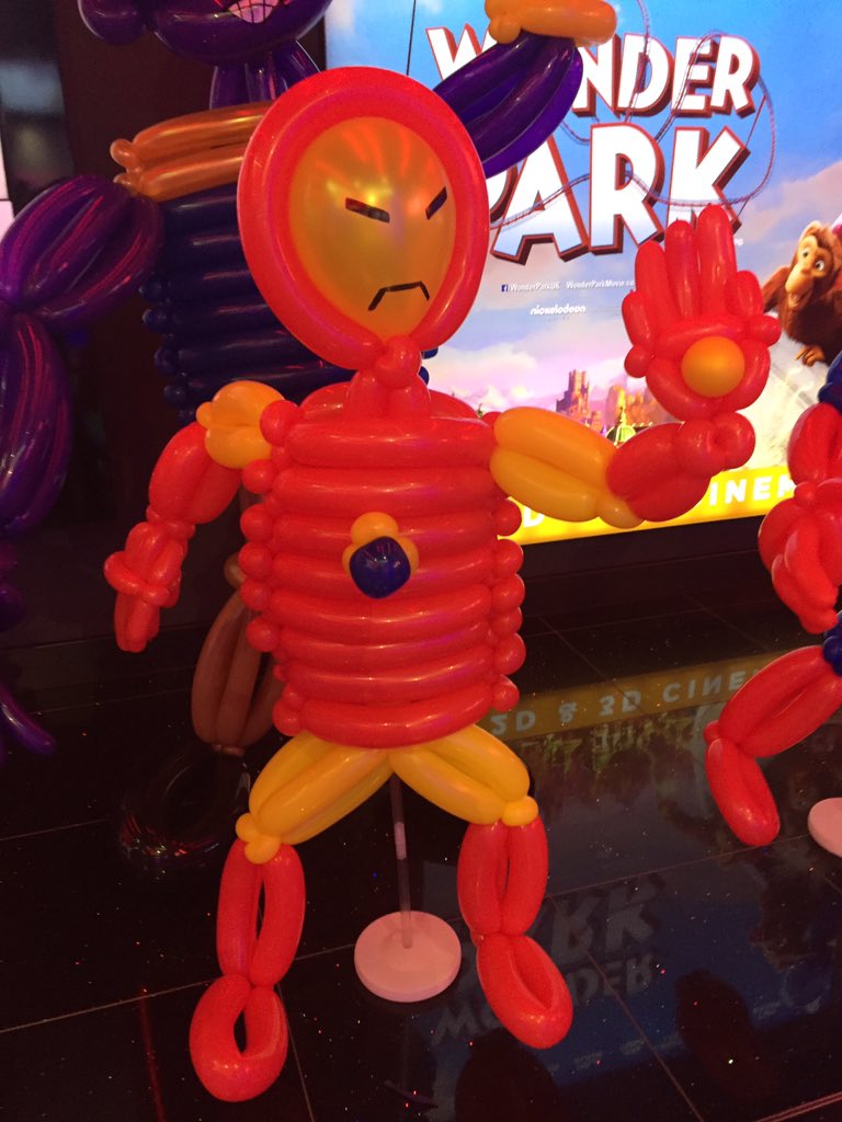 Tom_Tricks's tweet image. My Avengers balloon display is up at the @cineworld @whiteroseleeds for the midnight screening of Endgame. #AvengersEndgame #Cineworld #WhiteRoseCentre