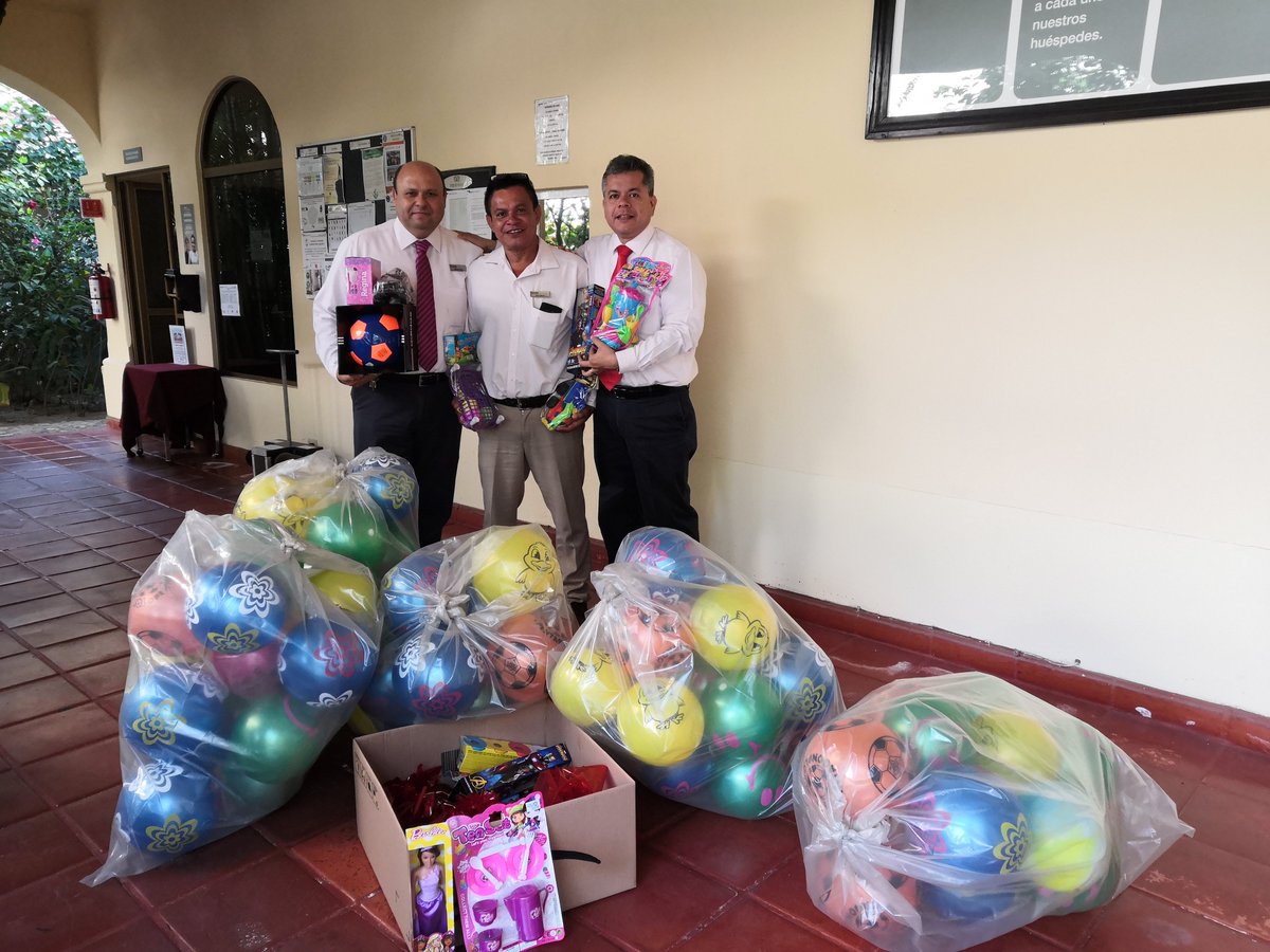 DIFVallarta's tweet photo. Muchas gracias a @BarceloVallarta, @MeliaPV  y @Vallartatorre por sumarse a la #ListaDeHéroes que apoyan a la #FamiliaDIF.

Con su apoyo llevaremos sorpresas y diversión a los pequeños de #PuertoVallarta durante el #Festival #Fantásticos este #DíaDelNiño. https://t.co/nJjROM0zrL