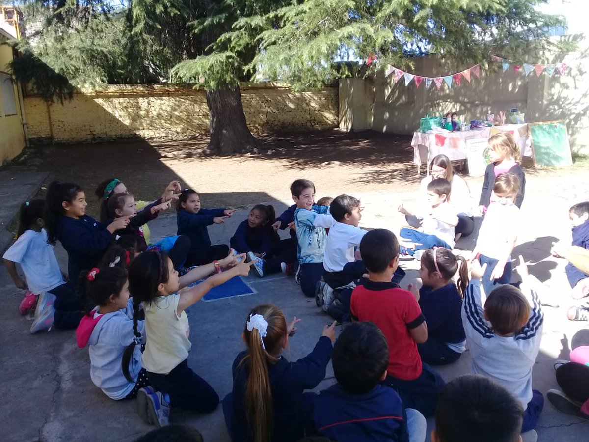 Eriss71's tweet photo. EP N 5 #arrecifes  La canasta en la Escuela #Alimentacion #saludable @ArreEducacion @BAeducacion @BAregion12 https://t.co/nxkktmA06D