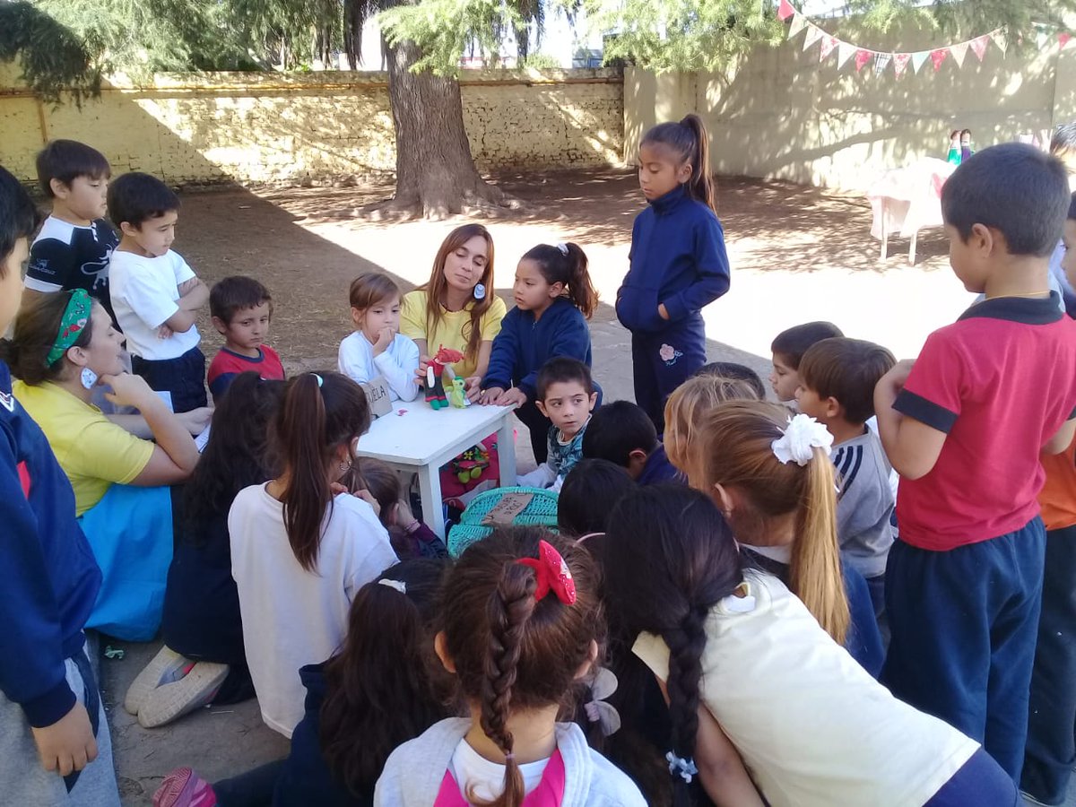 Eriss71's tweet photo. EP N 5 #arrecifes  La canasta en la Escuela #Alimentacion #saludable @ArreEducacion @BAeducacion @BAregion12 https://t.co/nxkktmA06D