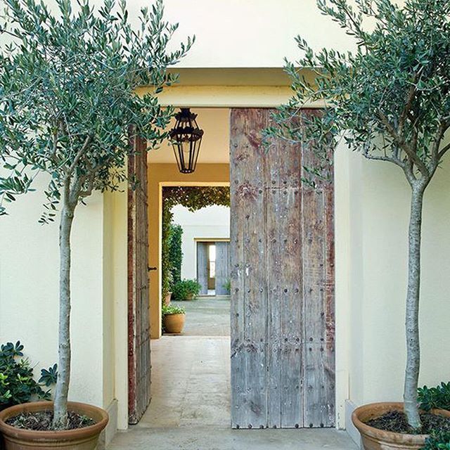 emma_pake's tweet photo. Unlock the door to the late evening sunset. The best time of the day. 
#spain #aperitif https://t.co/hD0cd6L3b4 https://t.co/WMK4FvX6u7