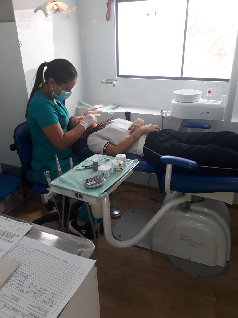 GobCaqueta's tweet photo. Las actividades que implementan  a través de las estrategias #SaneamientoBásico #SoyGeneraciónMásSonriente, #RespiraSinIra, #Córtalelasalasaldengue, #Protegetu comunidad haz tu parte, #Vacúnate #LasVacunasFuncionan se desarrollan casa a casa en algunos barrios priorizados. https://t.co/4fvjw2vU5N