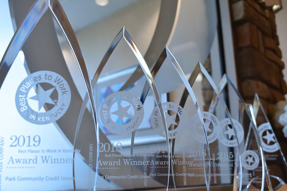 BestPlacesKY's tweet photo. Our winners work hard to achieve workplace excellence. Congratulations and thanks for all you do all year round! #bestplacesky #BPWK2019 #7TimeWinner @parkcommunity https://t.co/yxZJNpmyD4