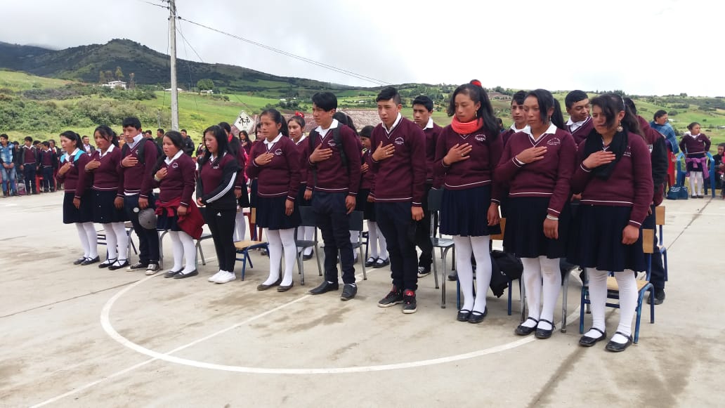 EducacionZ6_Ec's tweet photo. Los establecimientos educativos de régimen costa iniciaron el año lectivo 2019-2020.  Son 47.222 estudiantes de la Zona 6 que volverán a las aulas esta semana en forma escalonada desde Bachillerato hasta Inicial que ingresa el lunes 29 de abril. #VuelveLaAlegriaEC https://t.co/2aJXONkVYl