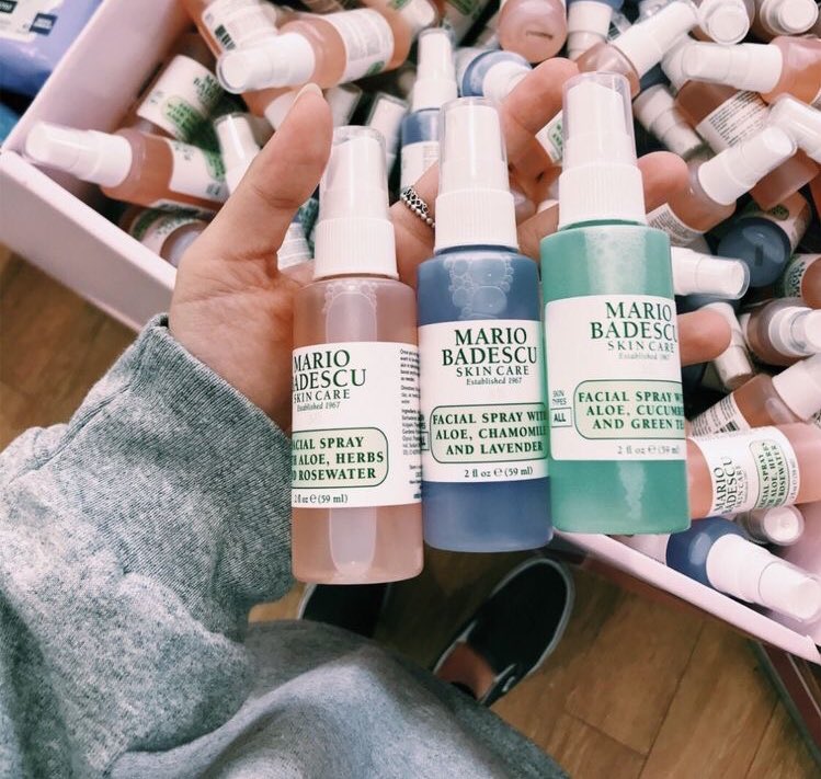 slfcarediary's tweet photo. •MOISTURIZE after washing face

• Use facial spray 
    -For hydration and to boost your complexion 

• Do a face mask 1-2 times a week https://t.co/UDcMgBYZN8