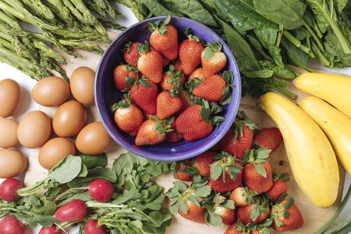 AcadNatSci's tweet photo. Did you know the Academy is a pick up site for the @CMFarmShare? 
If you live in the area and like fresh fruits, vegetables, meats, breads and cheeses sourced locally, then sign up today! https://t.co/ZmhmRYL7qN https://t.co/5O21QVwYTR
