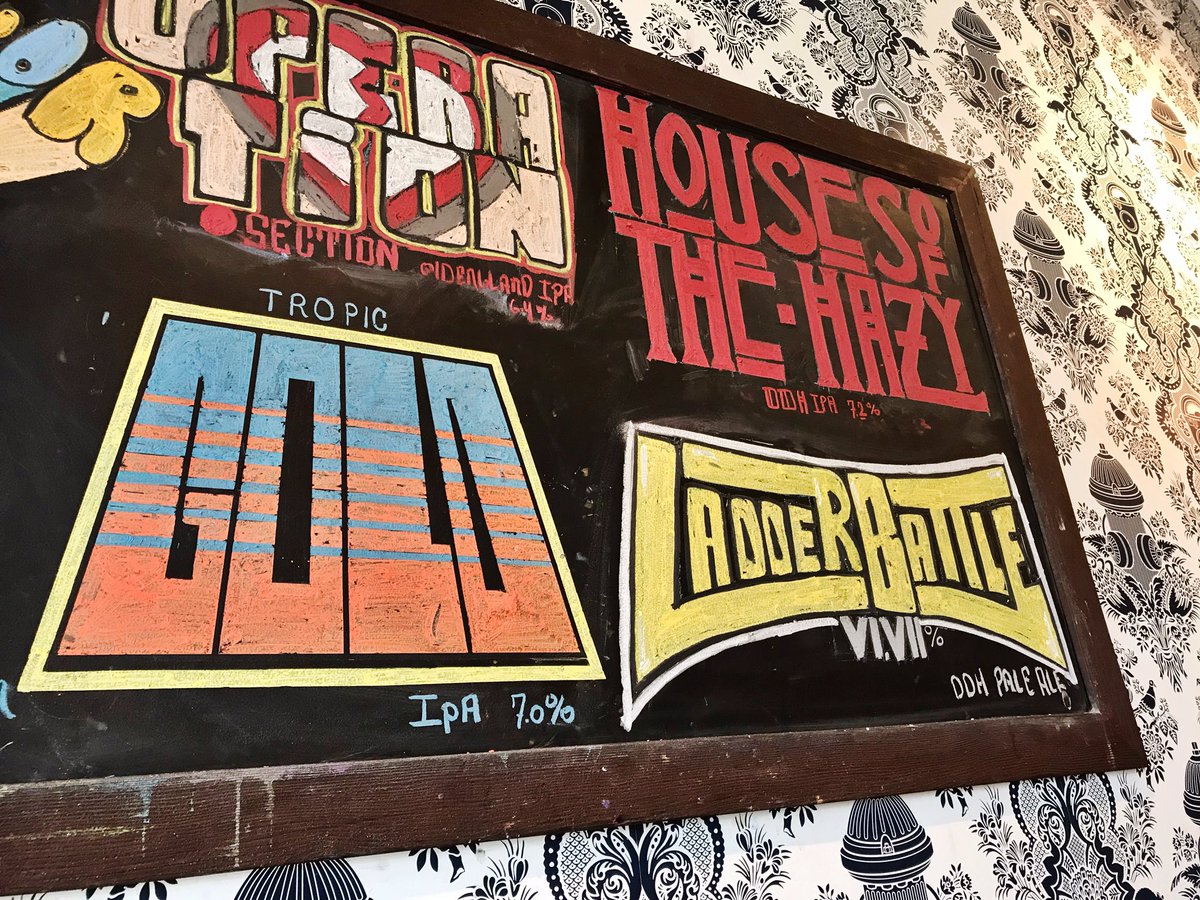 Love the new chalk by Bartender Tom O. 💪🏼🙏🏼🌈

#corridorchicago #chicagobeer #chicagobrewery #chicagohaze #tomochalk #southportcorridor