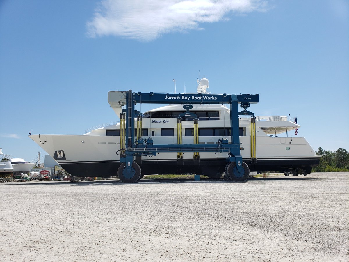 JarrettBay's tweet photo. A quick beach break for the Westport 130 "Beach Girl" #yachtservice #300tonlift #springintoshape #beachbod https://t.co/SOsaWyDNSu